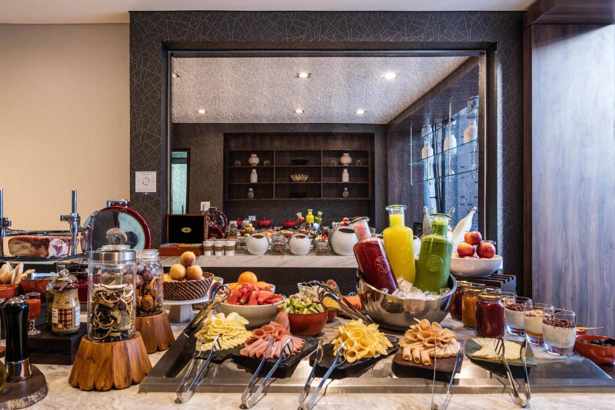 Ac Hotel By Marriott Bogota Zona T Exterior photo